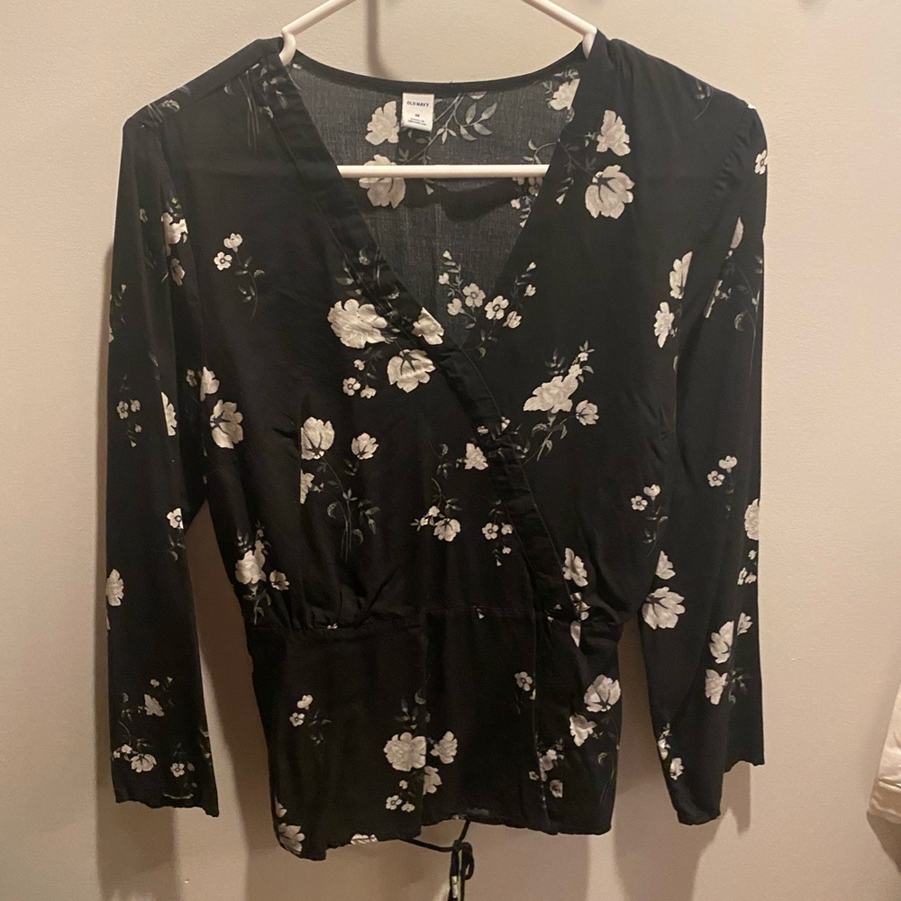 Old navy surplice blouse